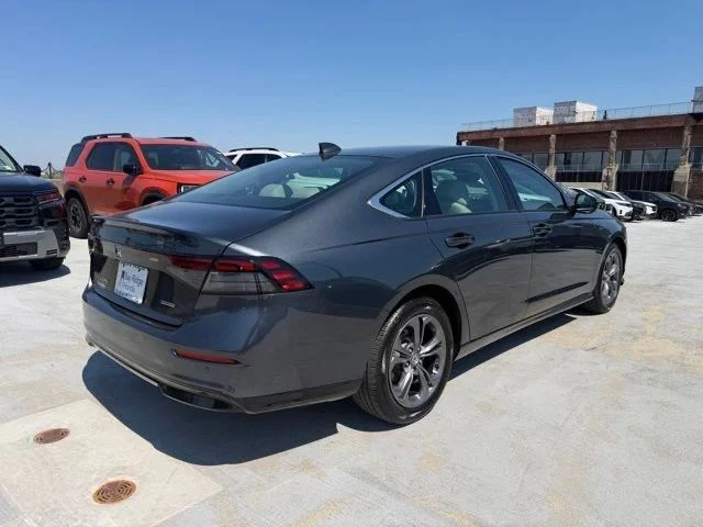 Used 2023 Gray Honda EX-L image 7