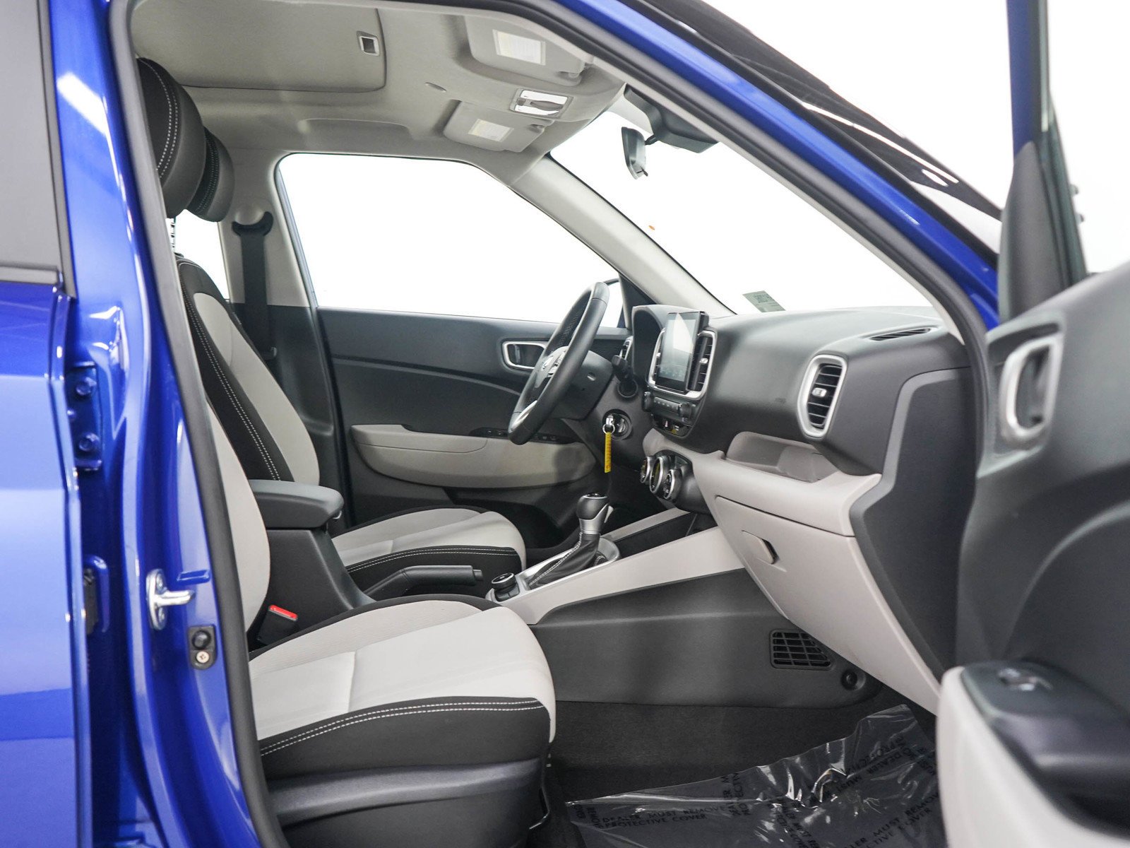 2023 Hyundai Venue SEL - Photo 12