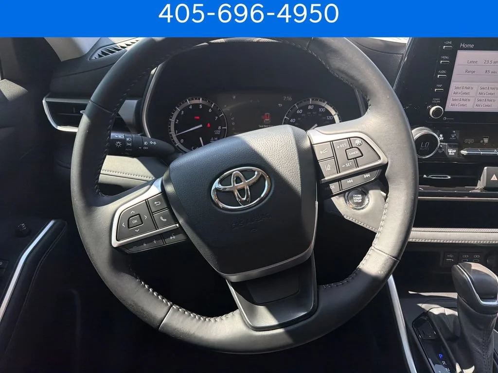 Pre-Owned 2022 Toyota Highlander XLE