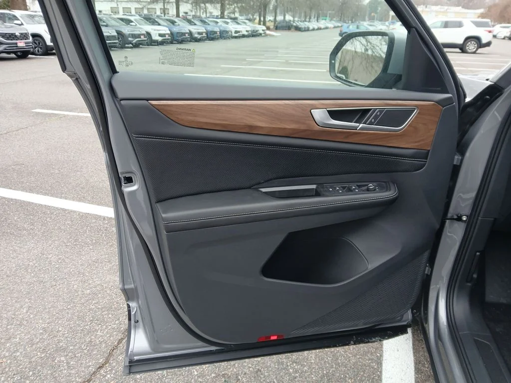 New 2026 Silver Volkswagen 2.0T SE image 10