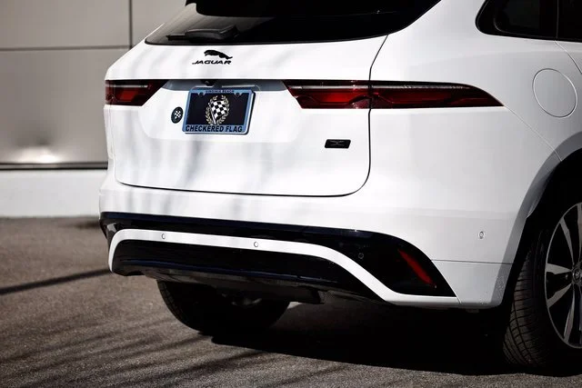 New 2026 White Jaguar P250 R-Dynamic S image 14