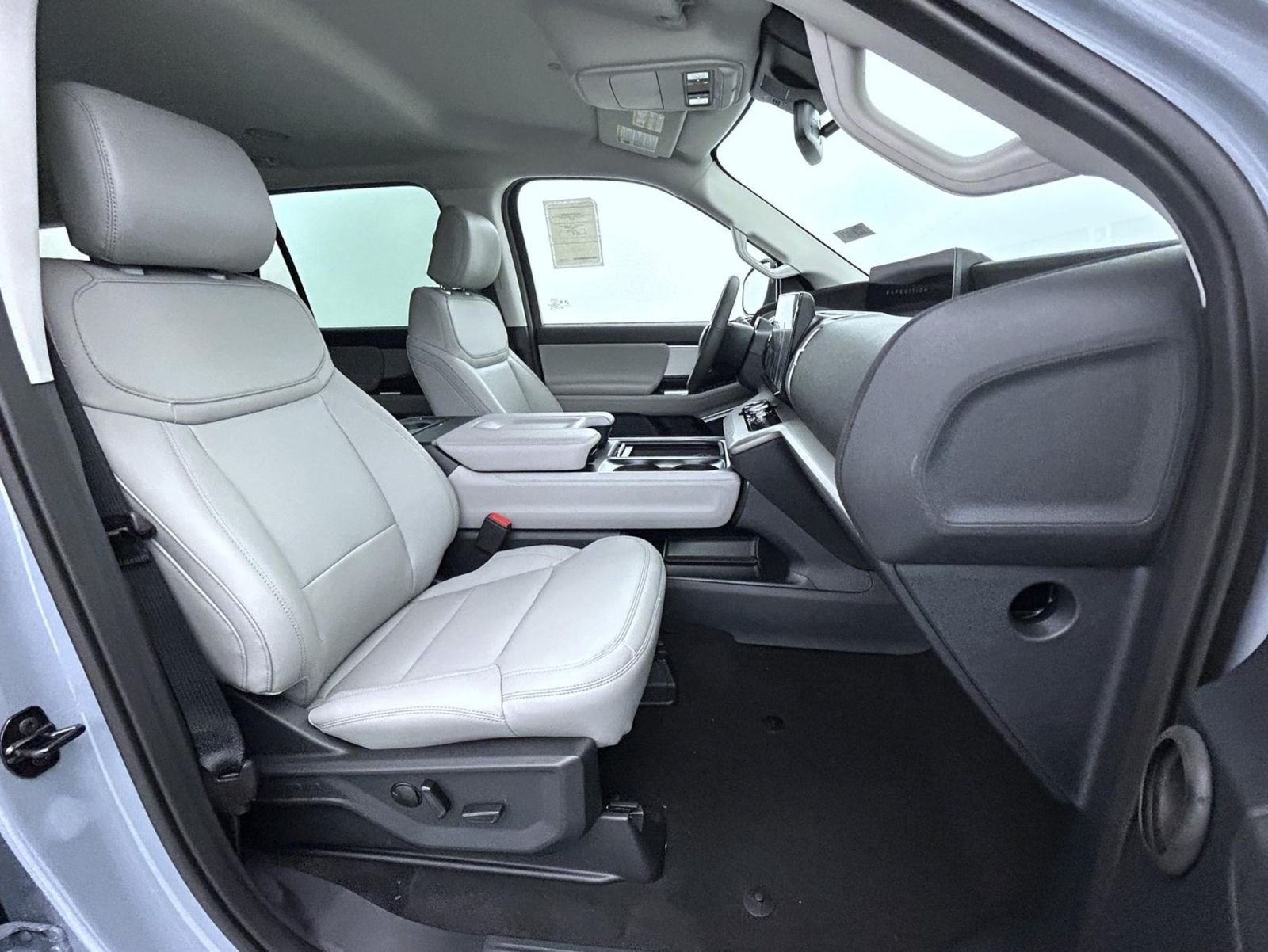 New 2027 Glacier Gray Metallic Tri-Coat Ford Active image 15