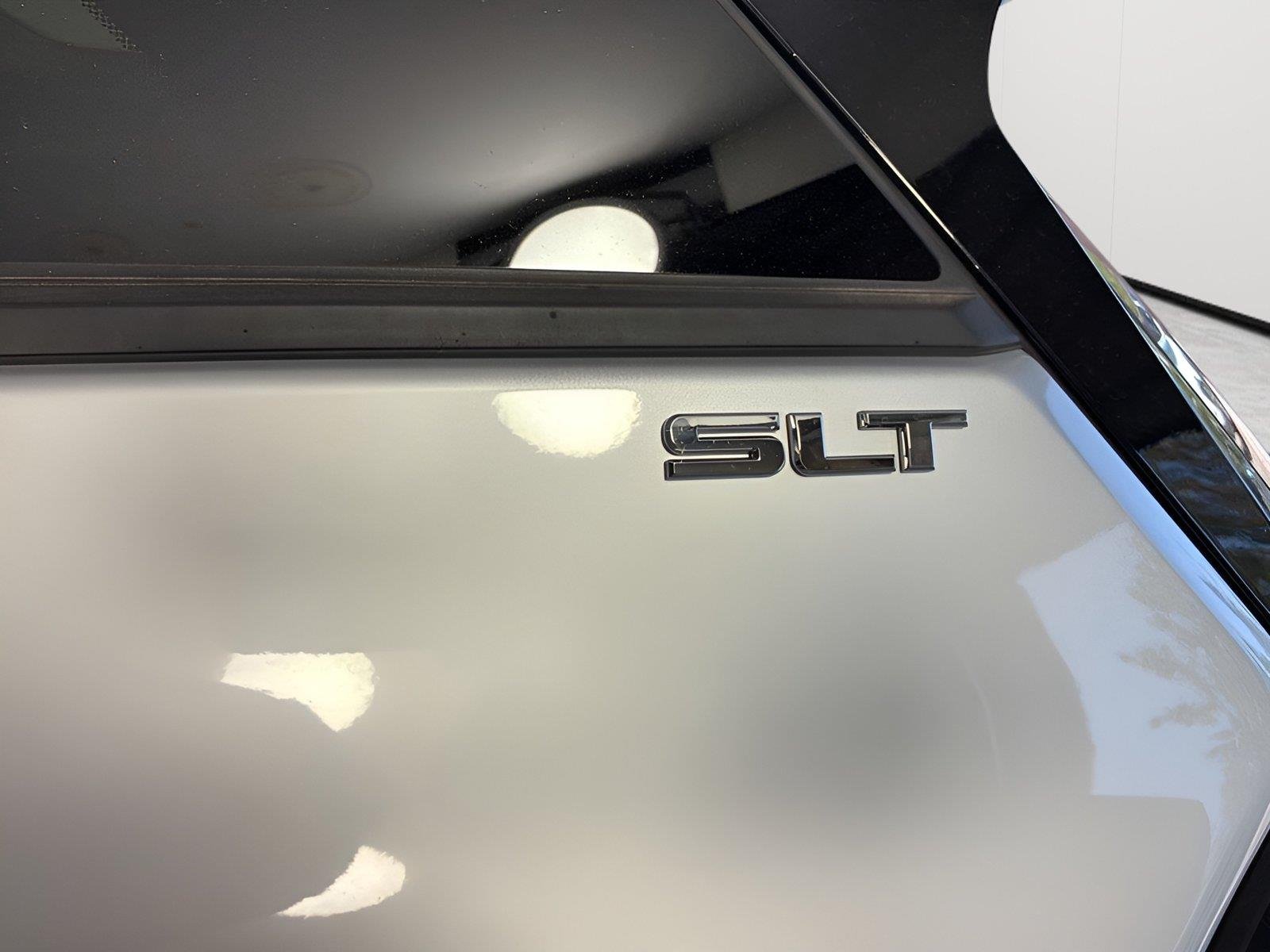 Used 2019 Quicksilver Metallic GMC SLT image 15