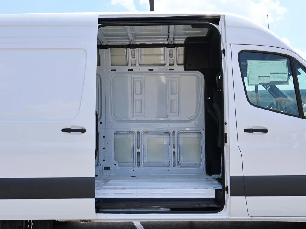 New 2025 Arctic+White Mercedes-Benz Cargo 144 WB image 12