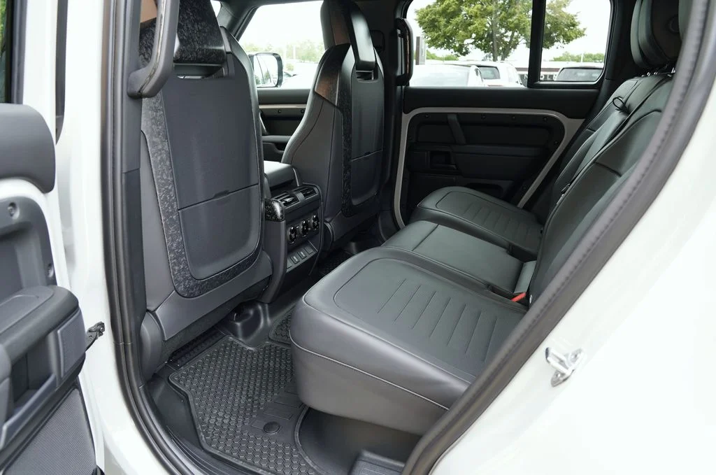 New 2026 Borasco Grey Land Rover OCTA image 35