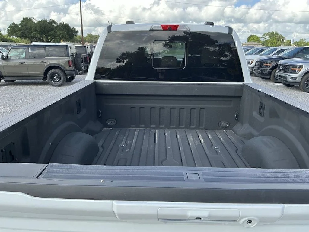 Used 2023 Oxford White Ford Lariat image 20