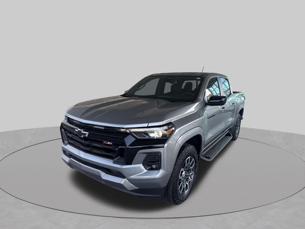 Used 2025 Gray Chevrolet Z71 image 15