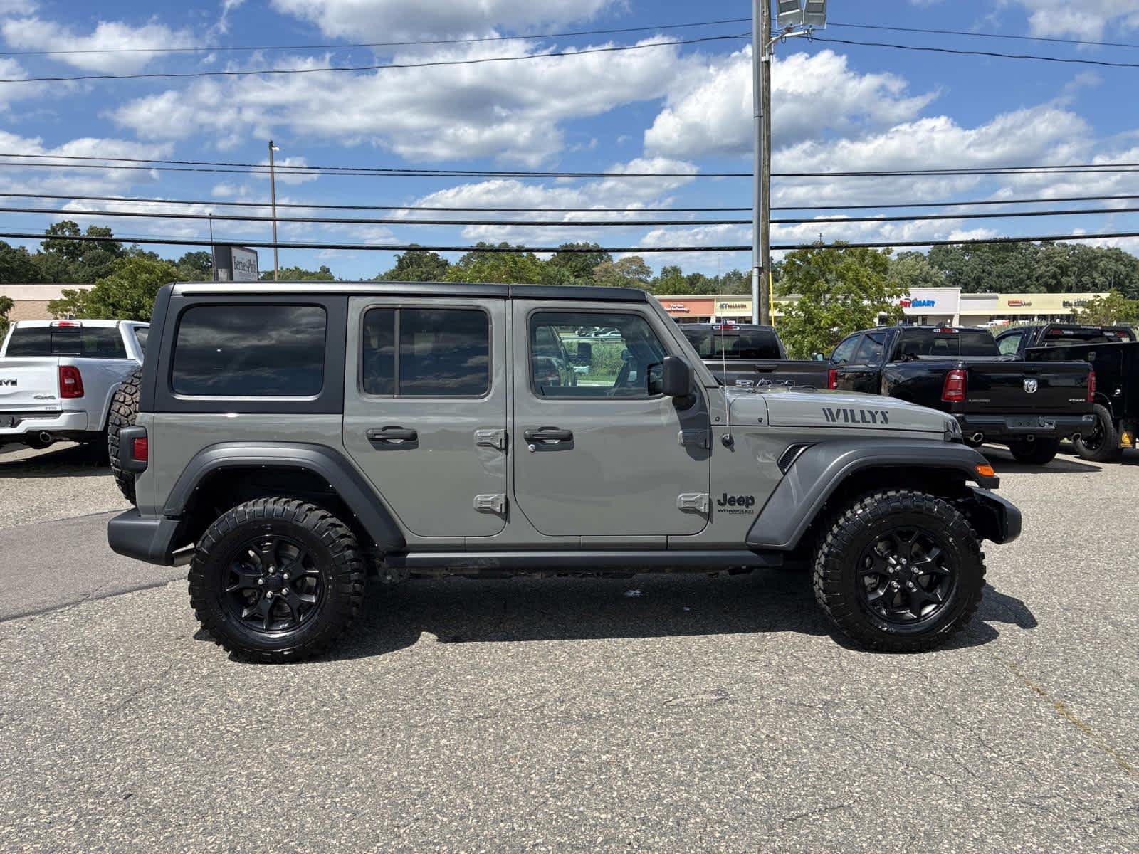 Certified Used 2022 Sting Jeep Unlimited Willys Sport image 8