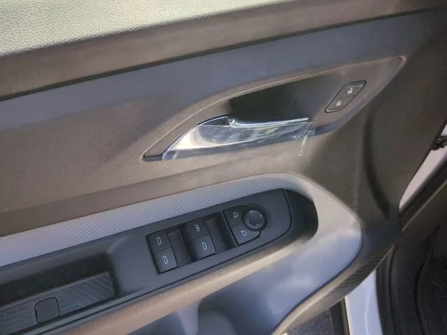 New 2027 Summit White Chevrolet LT image 24