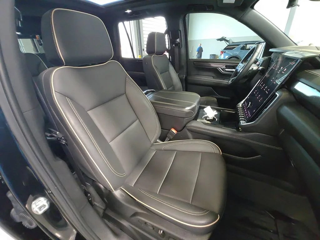 Certified Used 2025 Onyx Black GMC Elevation image 30