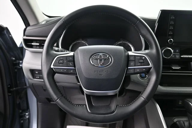Used 2022 Moon Dust Toyota XLE image 14
