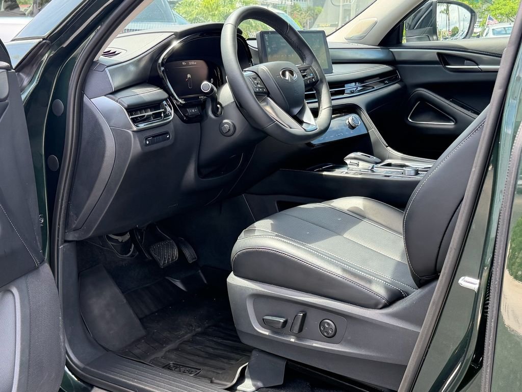 Used 2026 Green INFINITI LUXE image 13
