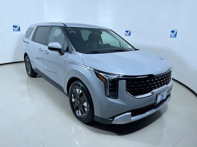 New 2027 CERAMIC SILVER Kia LXS image 2