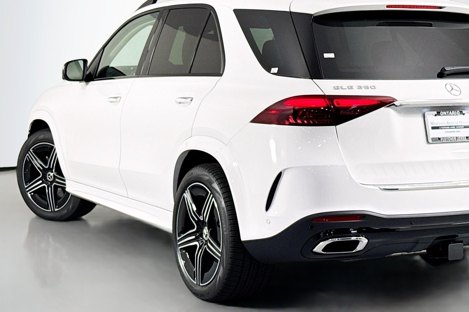 New 2026 Polar White Mercedes-Benz GLE 450 4MATIC® SUV image 14