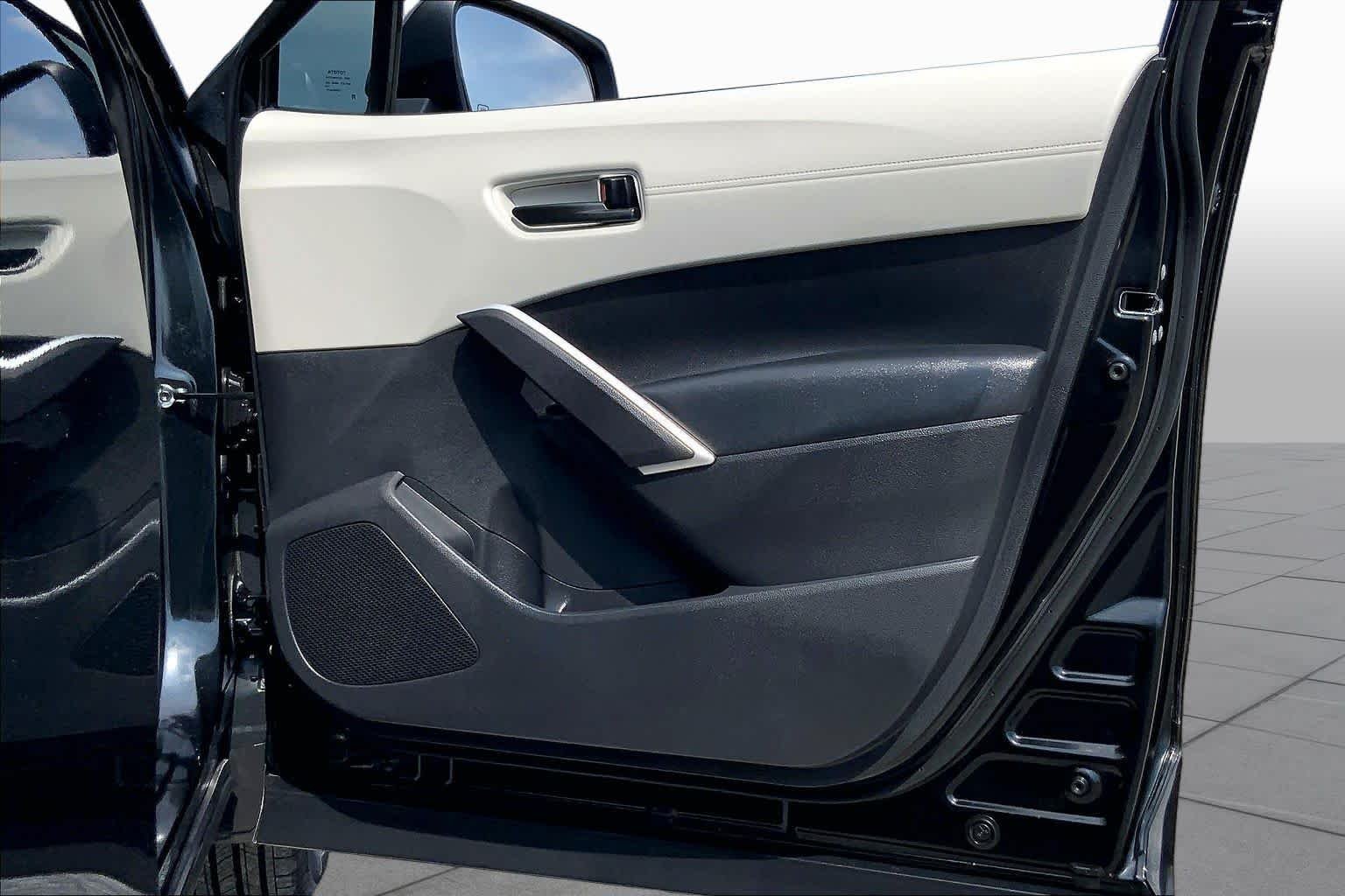 Used 2025 Jet Black Toyota L image 22