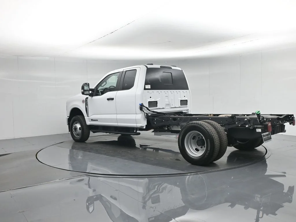 New 2025 White Ford XL image 6