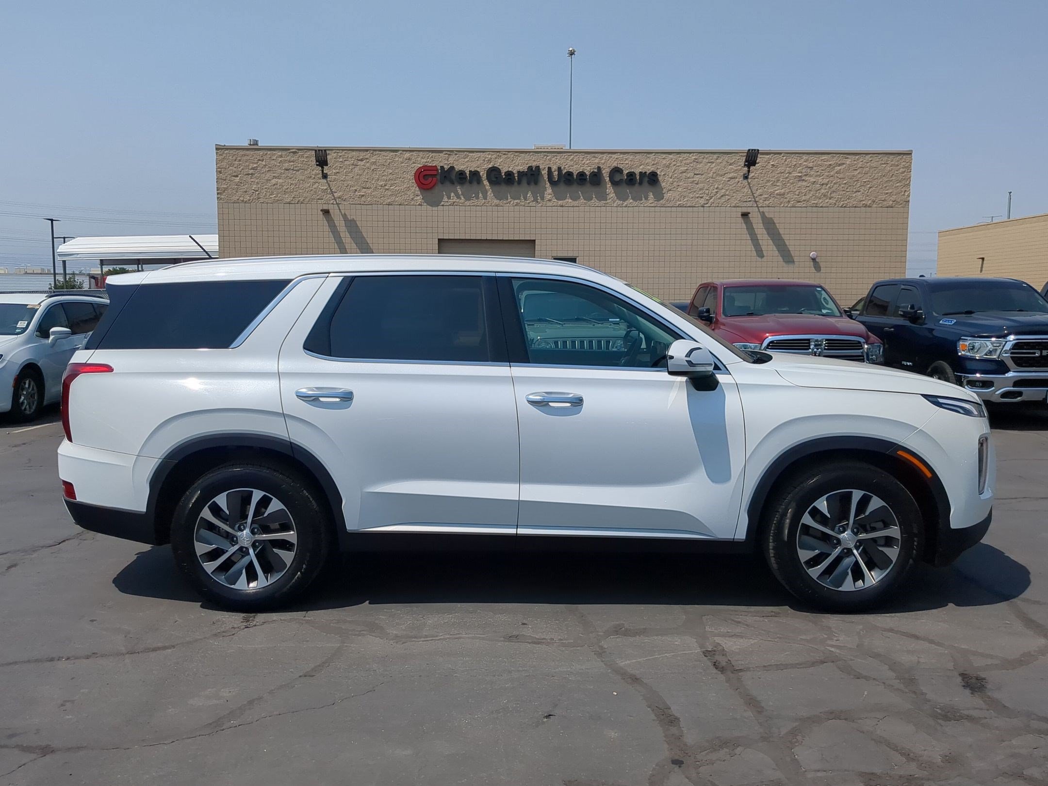 Certified Used 2022 Hyper White Hyundai SEL image 2
