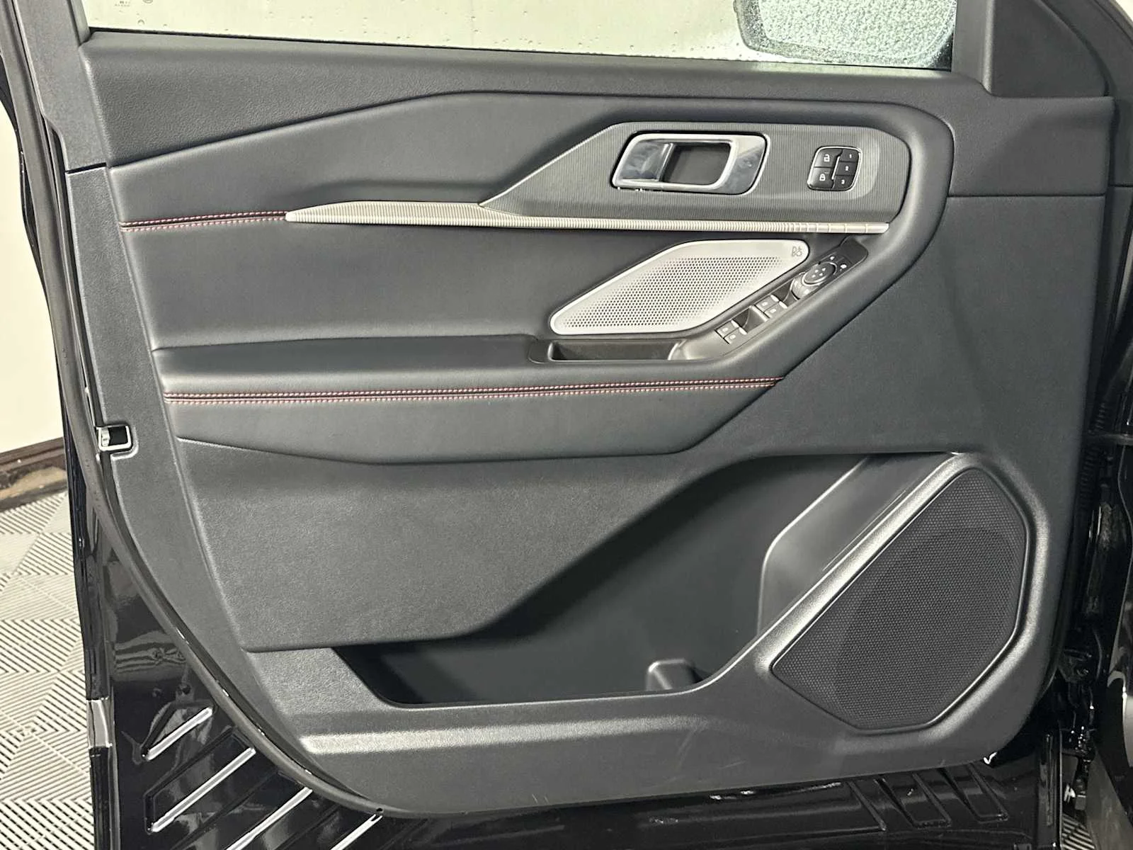 New 2026 Agate Black Metallic Ford ST image 11