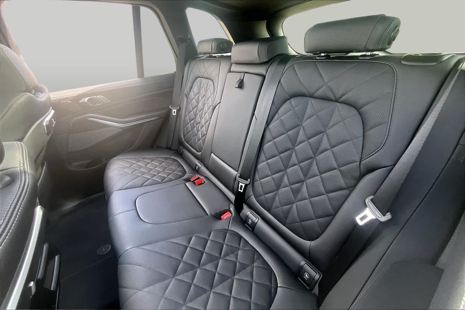 Certified Used 2026 Dravit Grey Metallic BMW xDrive40i image 19