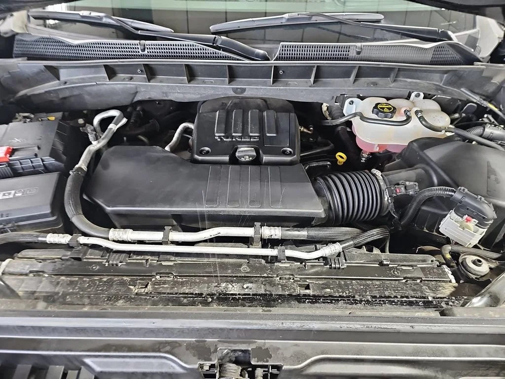 Certified Used 2025 Onyx Black GMC Elevation image 35