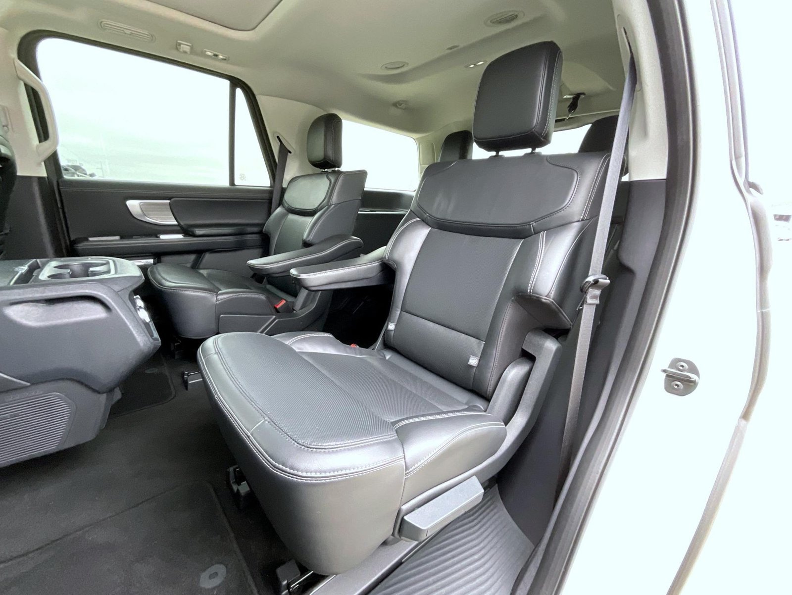 Used 2025 White Ford Platinum image 22