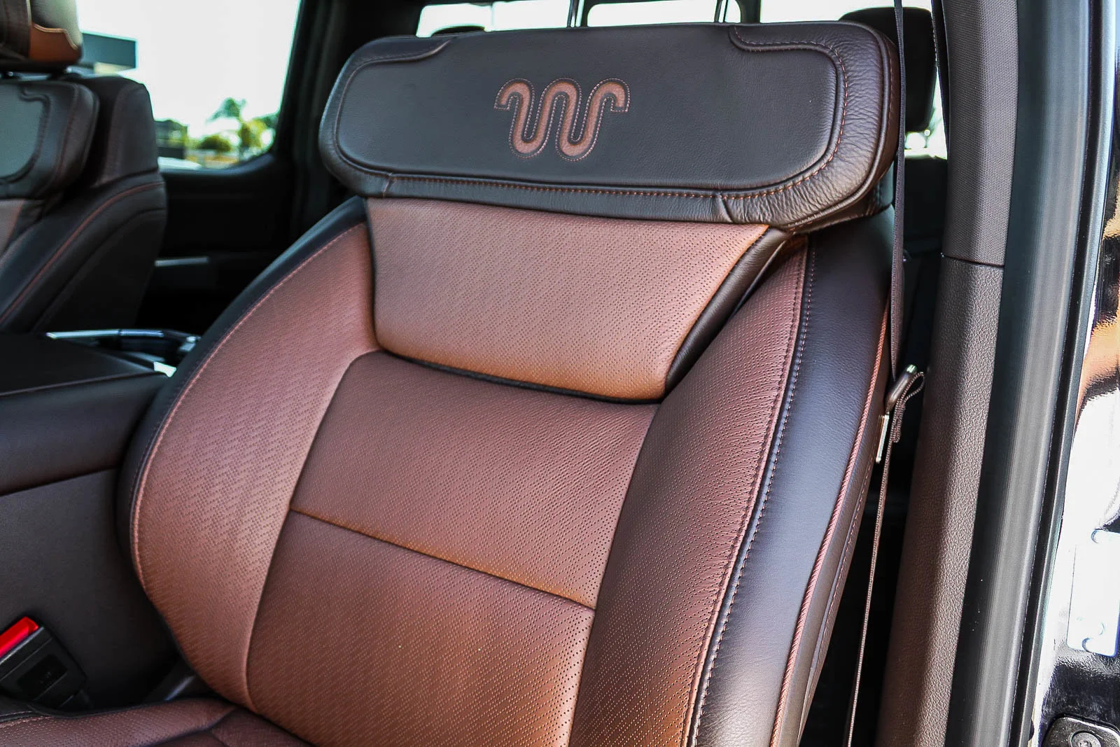 New 2025 Agate Black Metallic Ford F-350® King Ranch® image 25