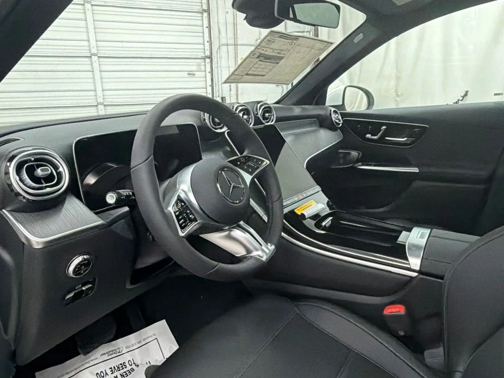 New 2027 White Mercedes-Benz GLC 300 image 12