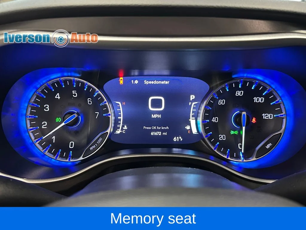 Used 2024 Blue Chrysler Touring L image 19