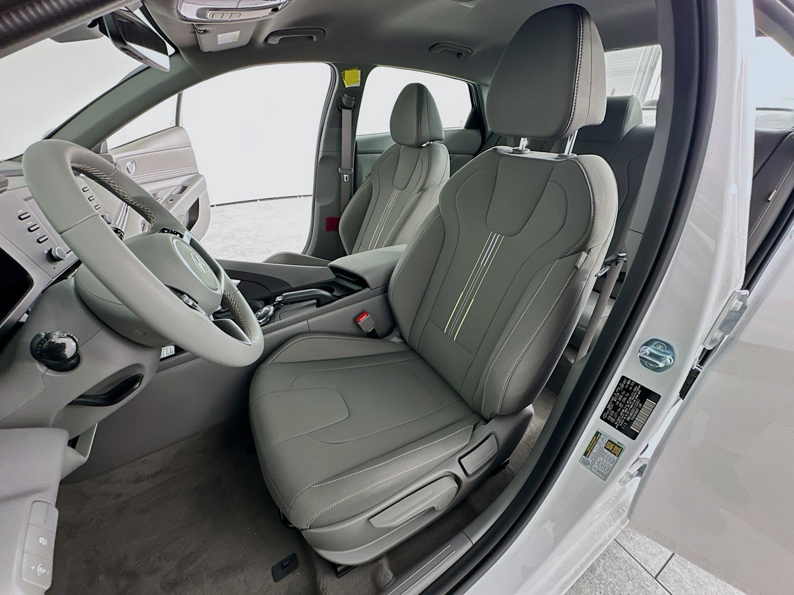 2026 Hyundai Elantra SEL Sport - Photo 26