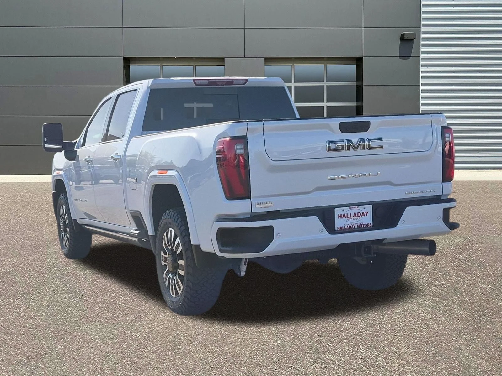 Used 2026 White Frost Tricoat GMC Denali Ultimate image 8