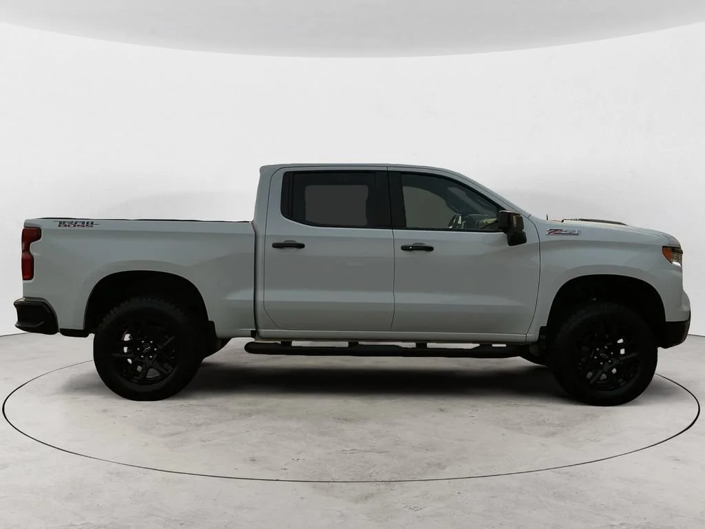 Used 2024 Summit White Chevrolet LT Trail Boss image 4