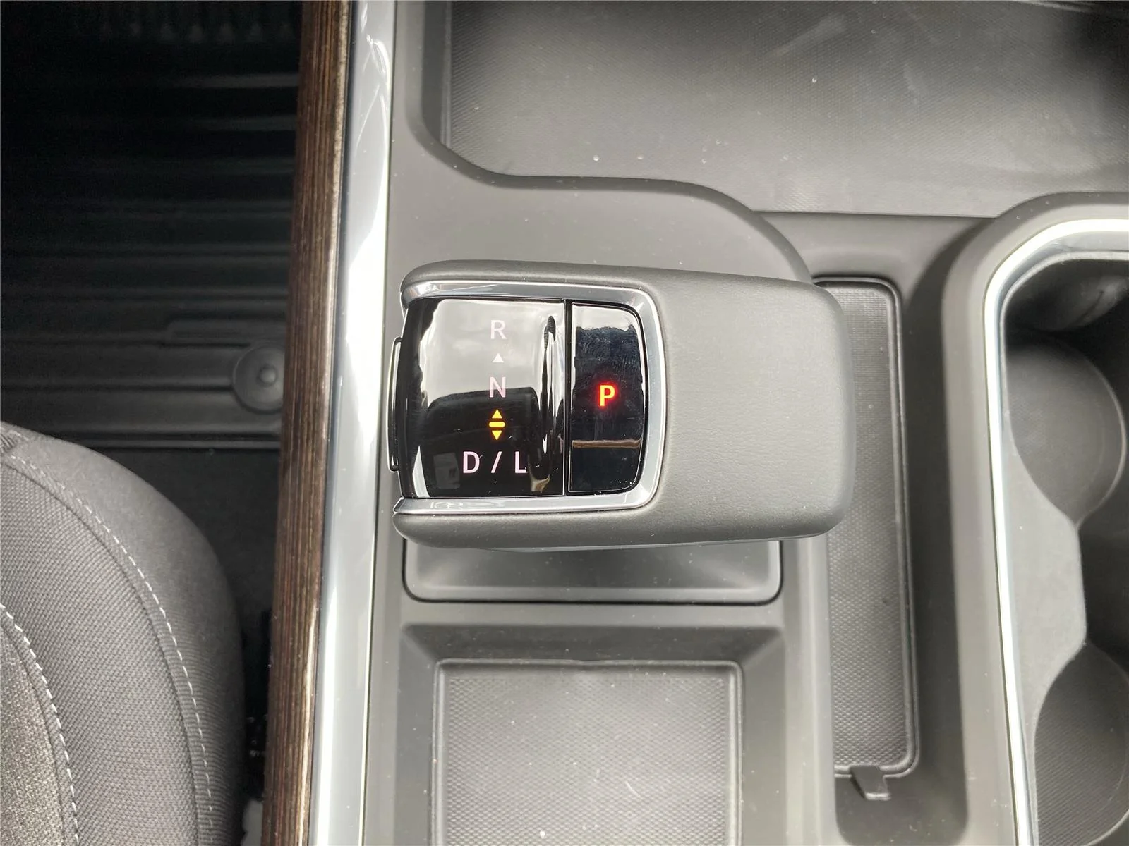 New 2026 Summit White GMC Elevation image 18