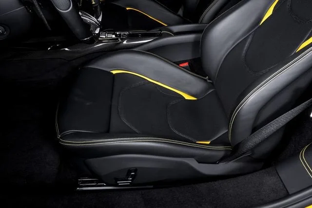 Used 2024 Giallo Triplo Strato Ferrari  image 22