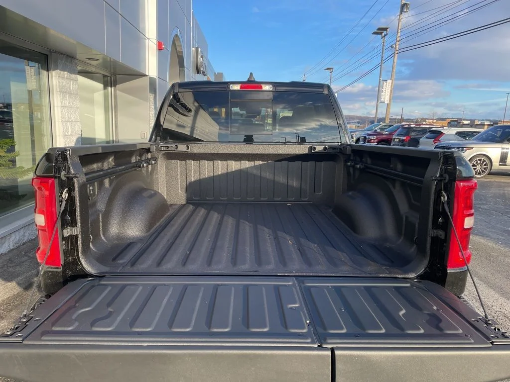 New 2026 Diamond Black Crystal Pearl-Coat Exterior Paint RAM Laramie image 10