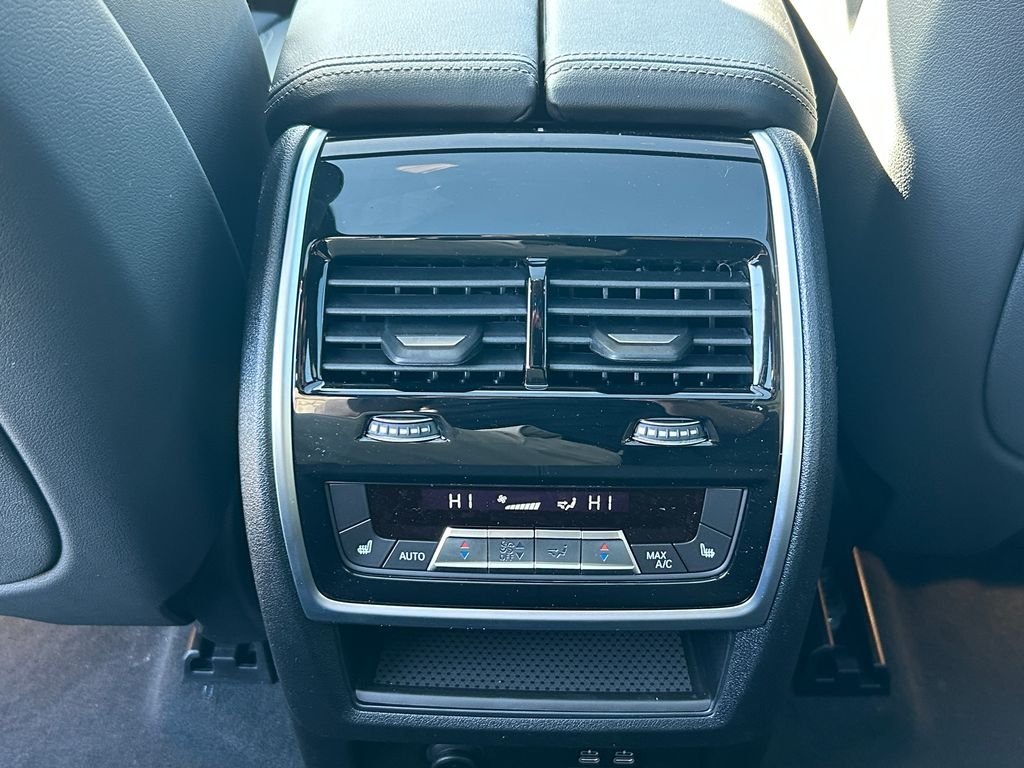 New 2026 Black Sapphire Metallic BMW xDrive40i image 33
