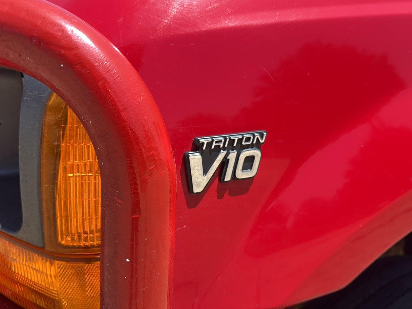 Used 2001 red Ford XL image 9
