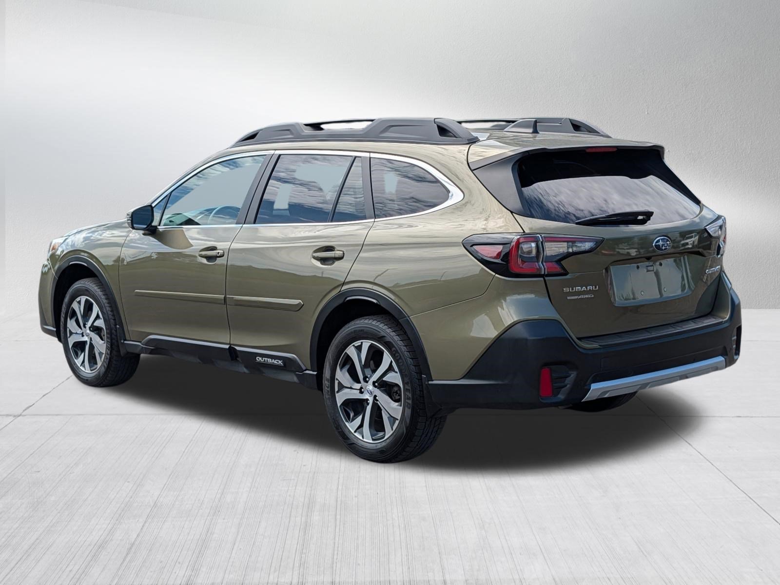 Used 2021 Autumn Green Metallic Subaru Limited image 5