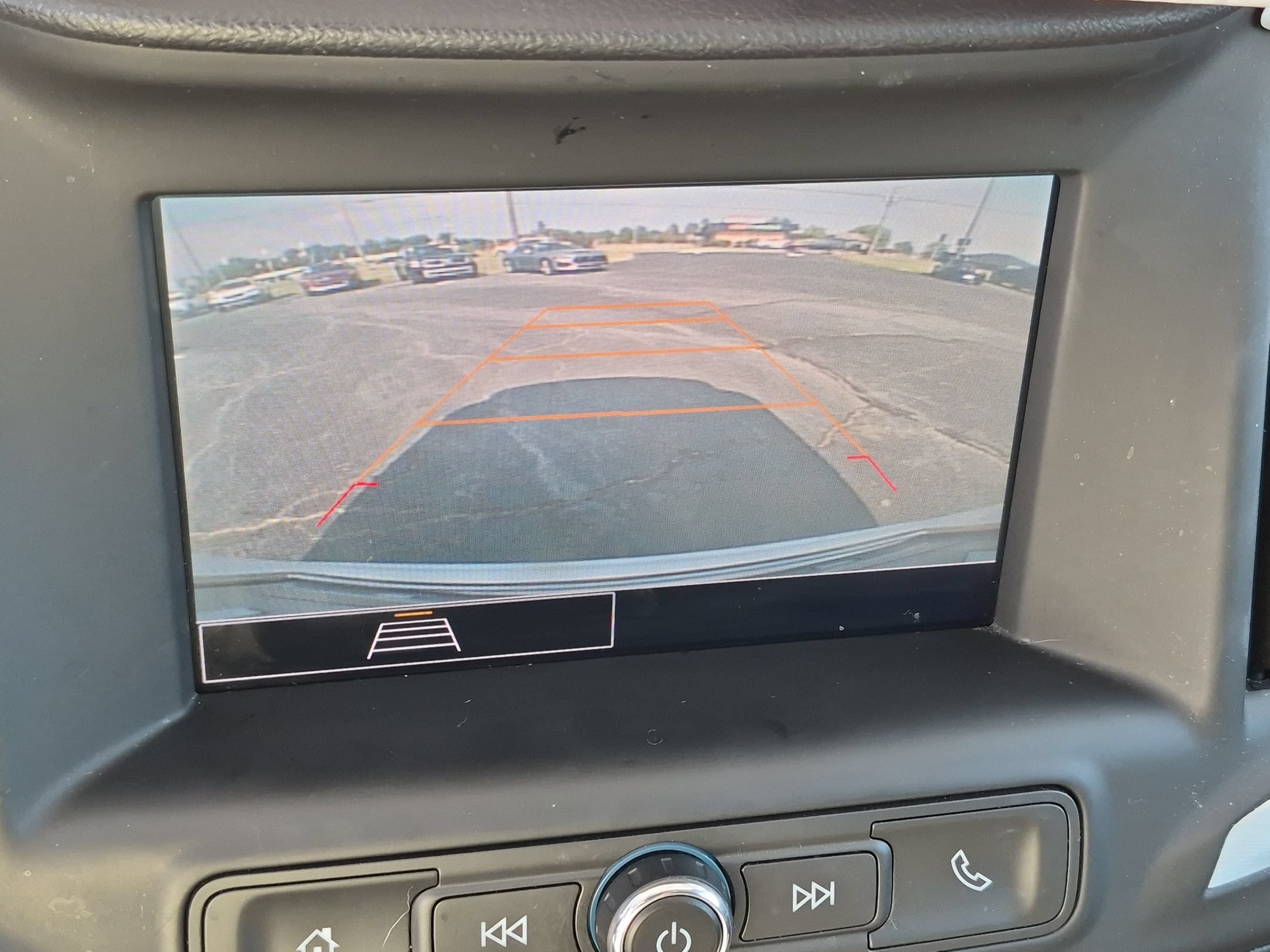 Used 2022 Summit White GMC SLE image 22