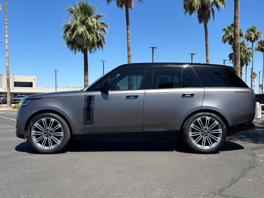 Used 2023 Santorini Black Metallic Land Rover SE image 2
