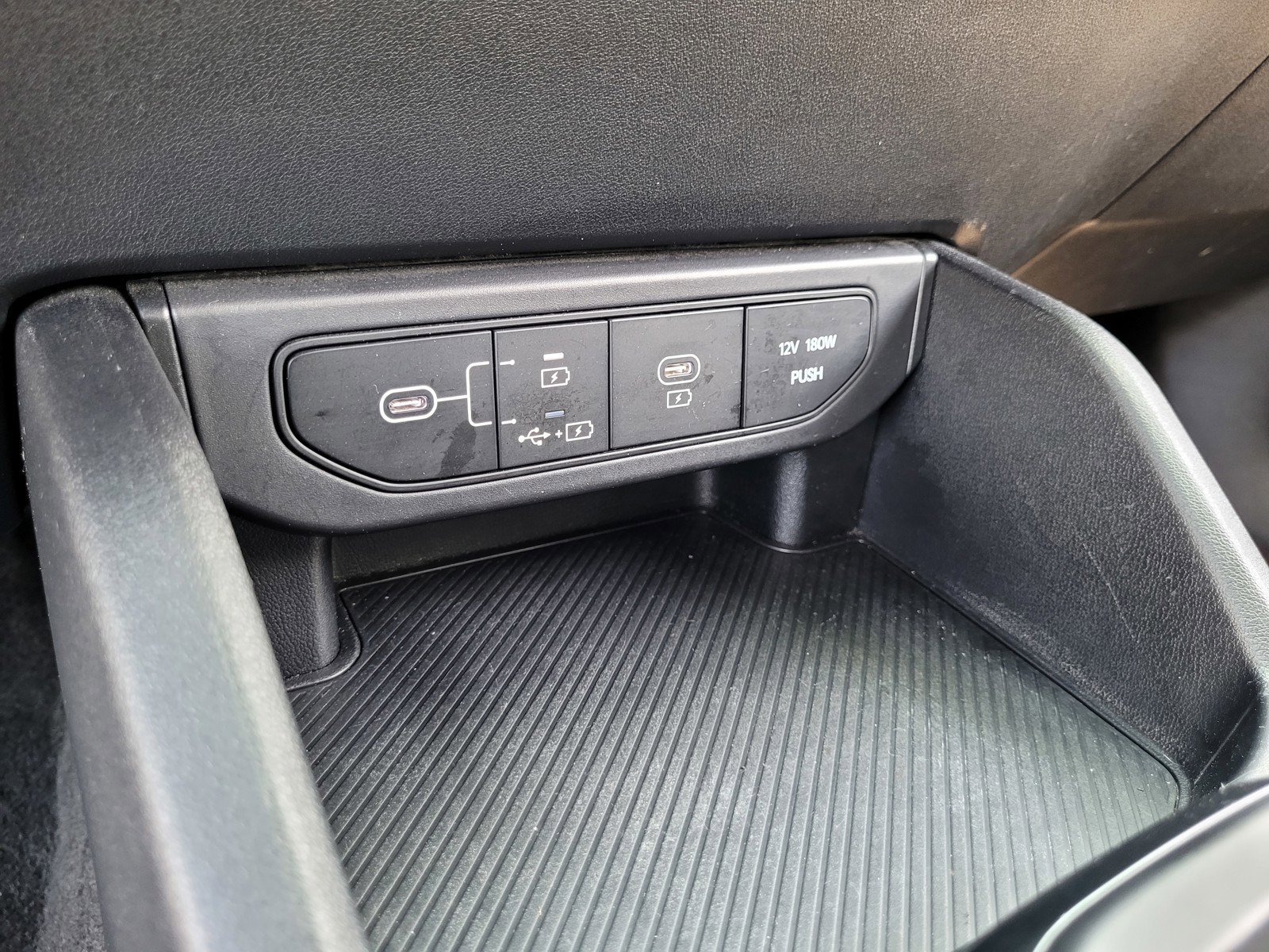 2025 Kia K4 LXS - Photo 19