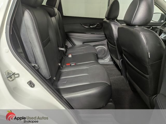 Used 2017 White Nissan SL image 36