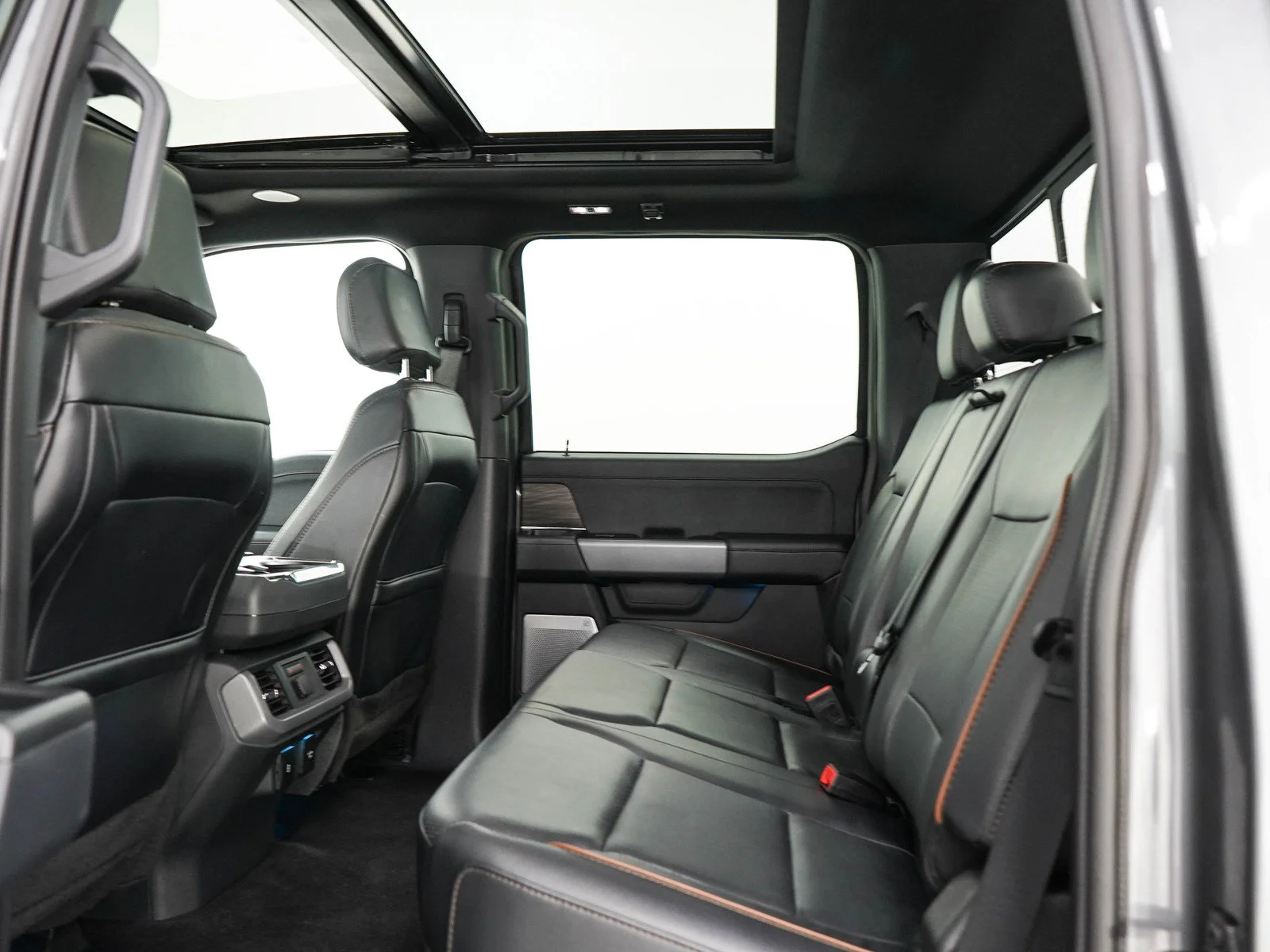 Used 2024 Gray Ford LARIAT image 15