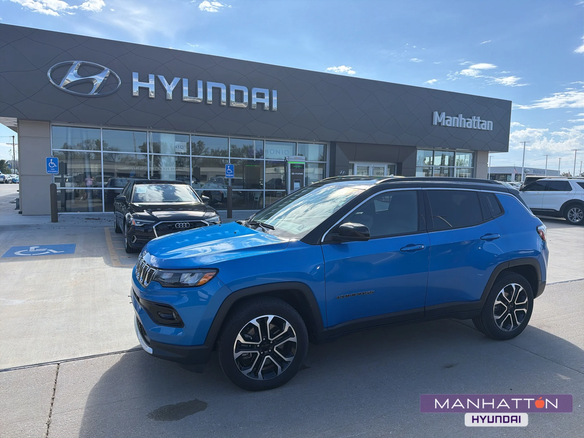 Used 2024 Blue Jeep Limited image 1