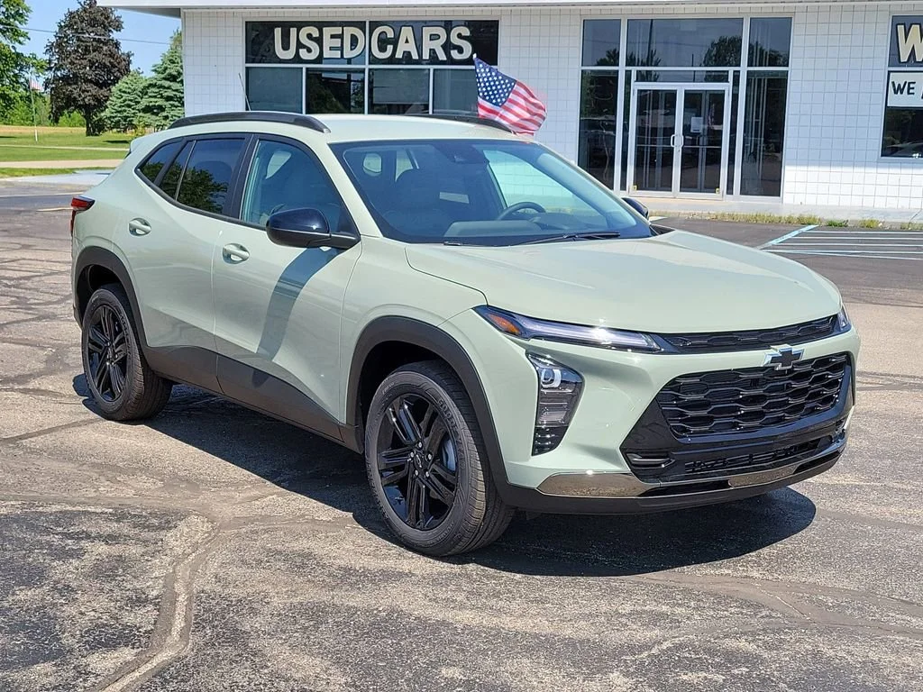 New 2026 Cacti Green Chevrolet ACTIV image 2