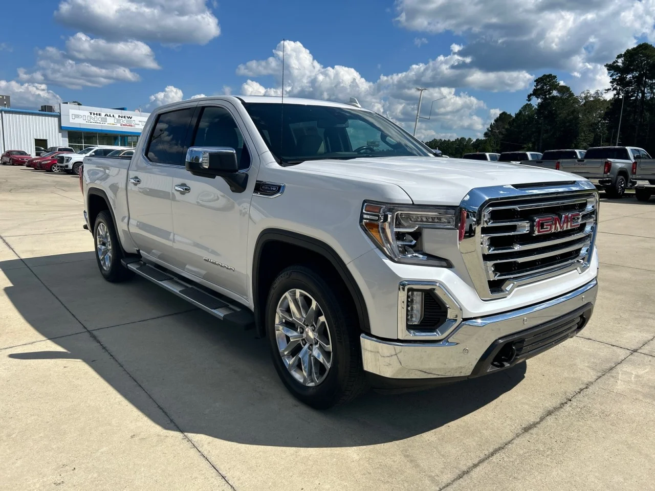 Used 2020 WHITE FROST TRICOAT GMC SLT image 2