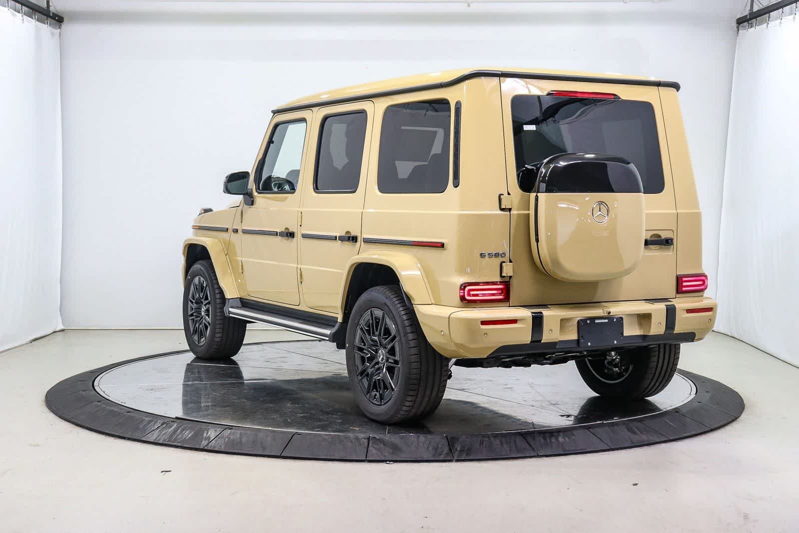 New 2026 MANUFAKTUR Desert Sand non-metallic Mercedes-Benz G 580e image 2