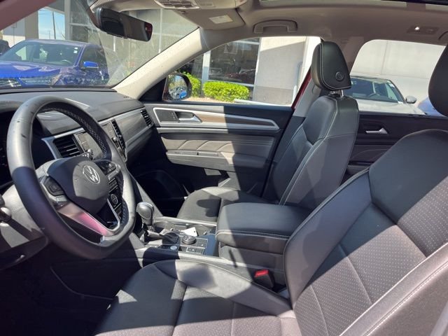 Used 2023  Volkswagen SEL image 39