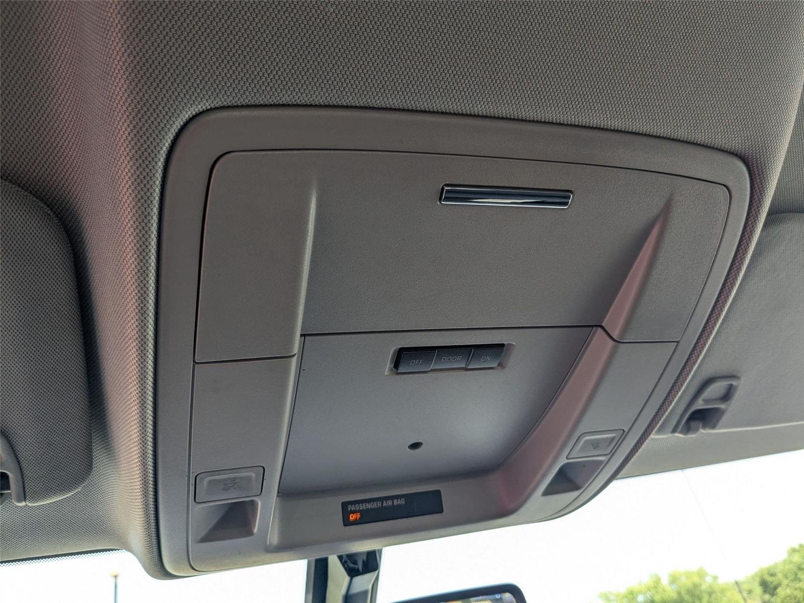 Used 2018 Silver Ice Metallic Chevrolet LT image 24