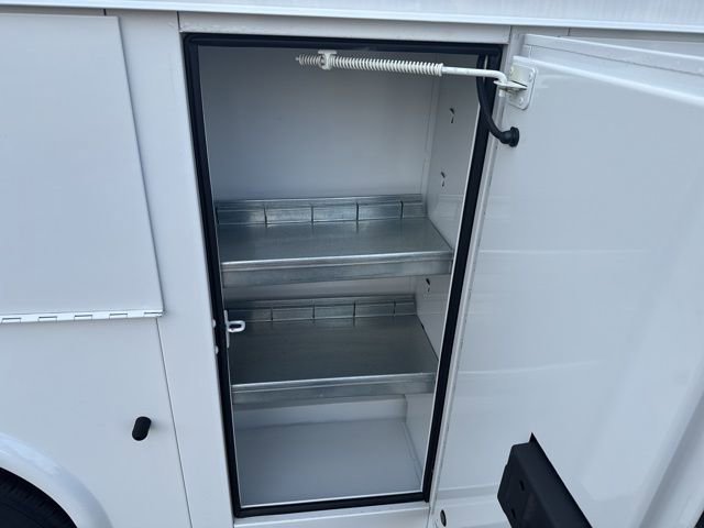 New 2025 Summit White GMC 1WT image 13