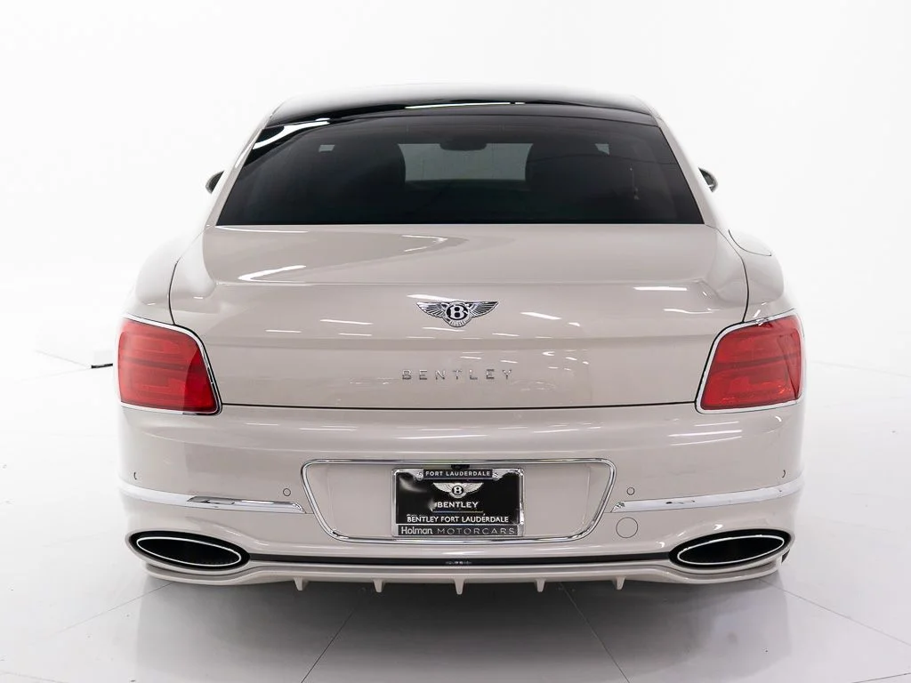 Used 2025 White Sand - by Mulliner Bentley Mulliner image 4